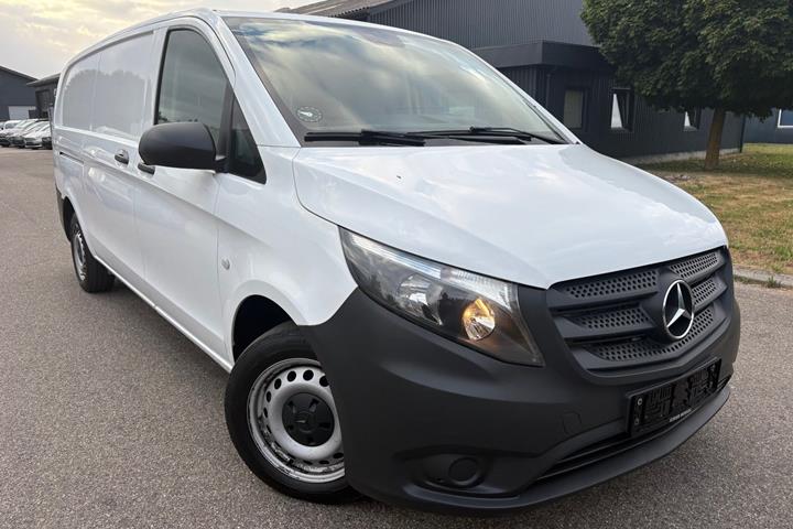 Hvid Mercedes Vito 114 fra 2020