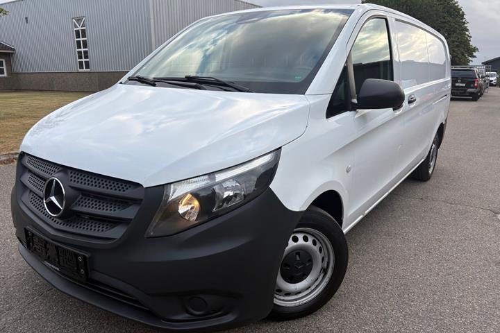 Hvid Mercedes Vito 114 fra 2020