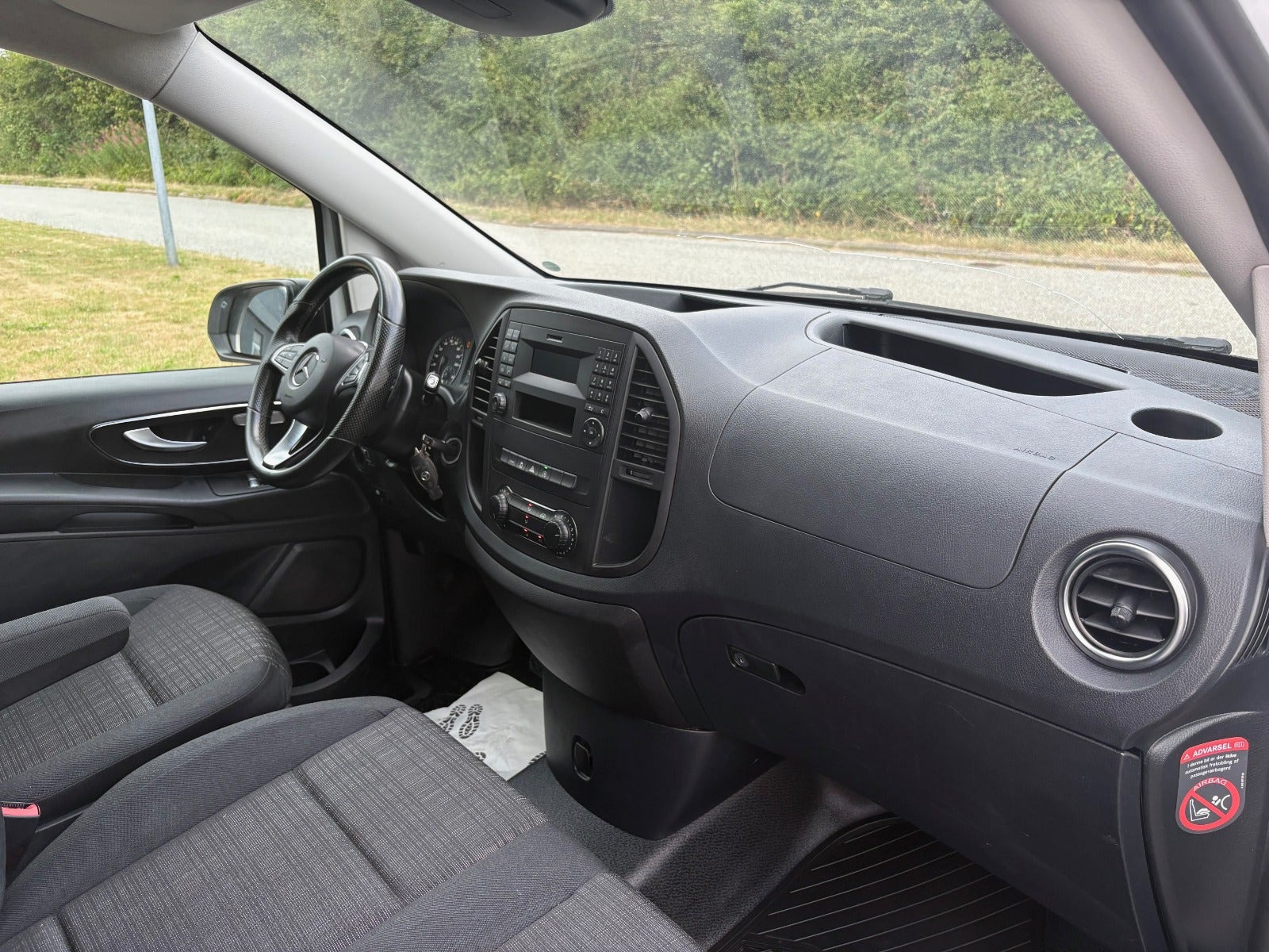 Hvid Mercedes Vito 114 fra 2020