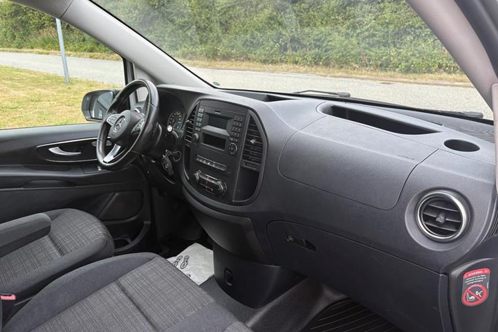 Hvid Mercedes Vito 114 fra 2020