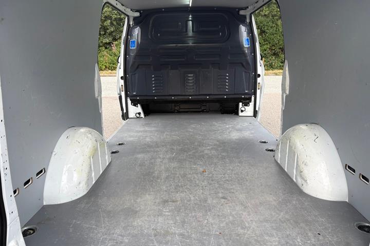 Hvid Mercedes Vito 114 fra 2020