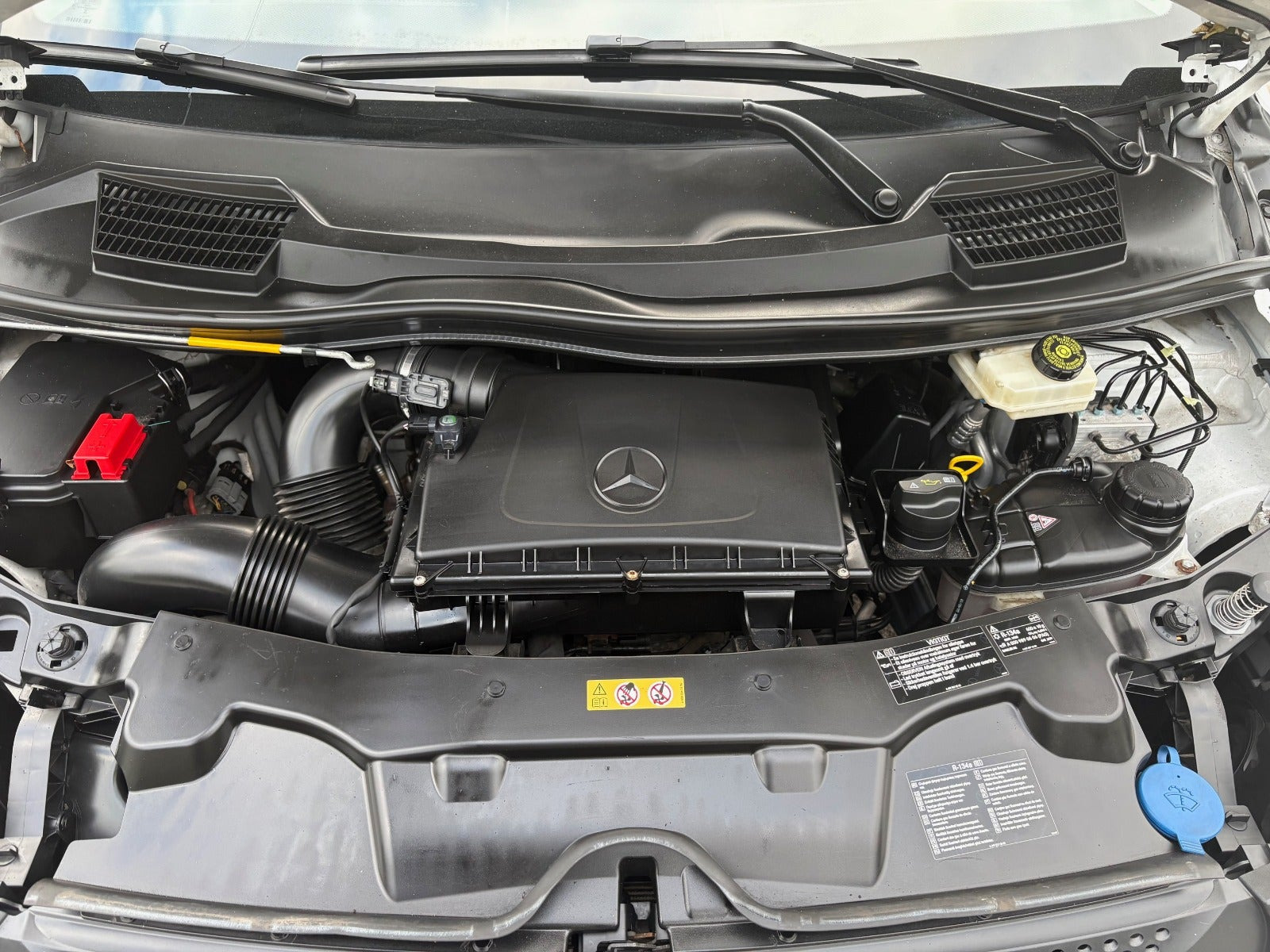 Hvid Mercedes Vito 114 fra 2020