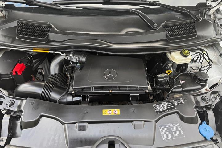 Hvid Mercedes Vito 114 fra 2020
