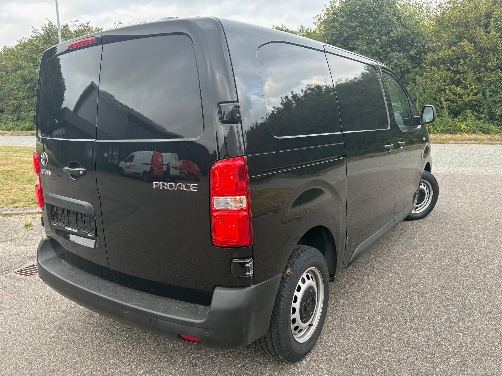 Sort Toyota ProAce fra 2018
