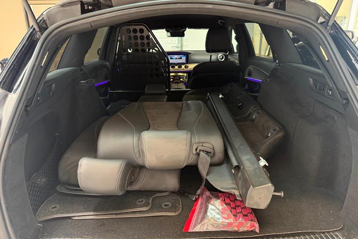 Sort Mercedes E350 d fra 2019