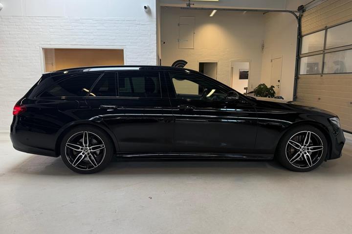 Sort Mercedes E350 d fra 2019