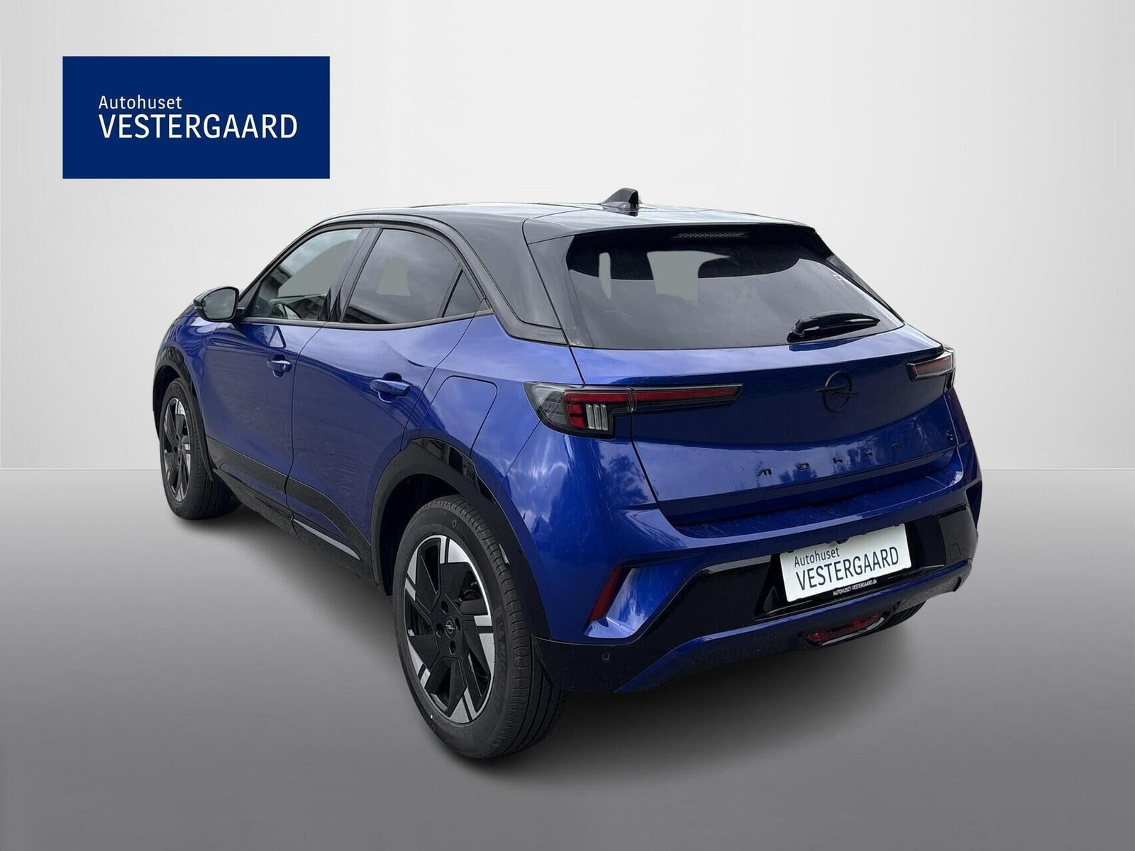 Blå Opel Mokka-e fra 2025