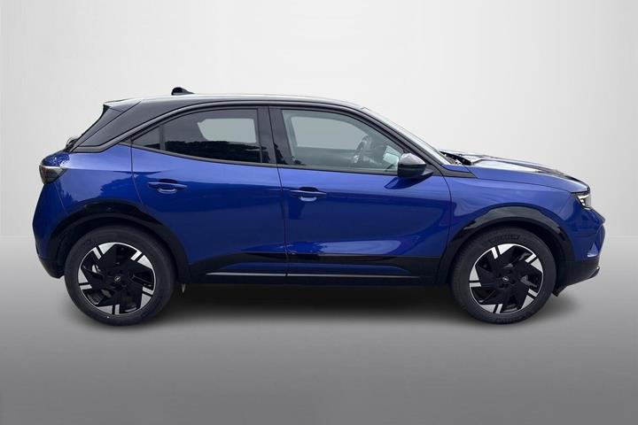 Blå Opel Mokka-e fra 2025