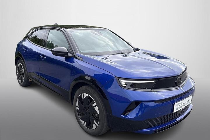 Blå Opel Mokka-e fra 2025