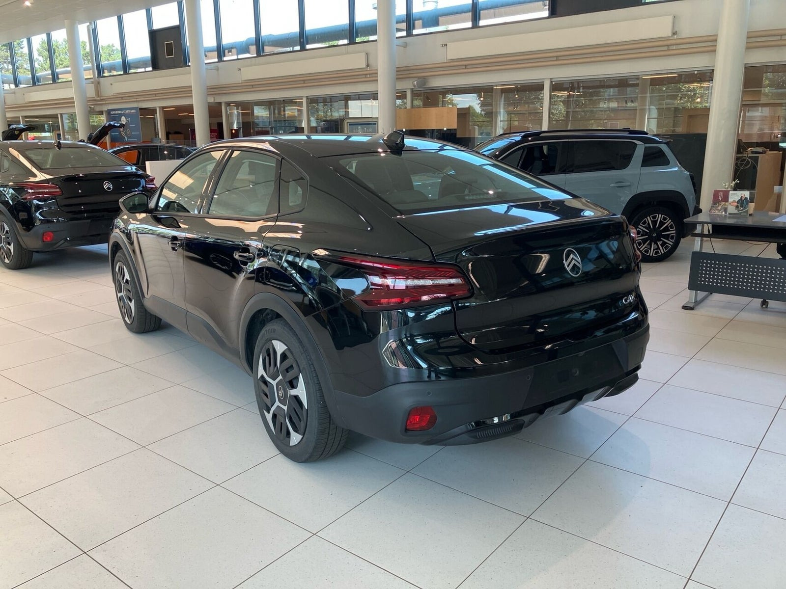 Sort Citroën ë-C4 X fra 2025