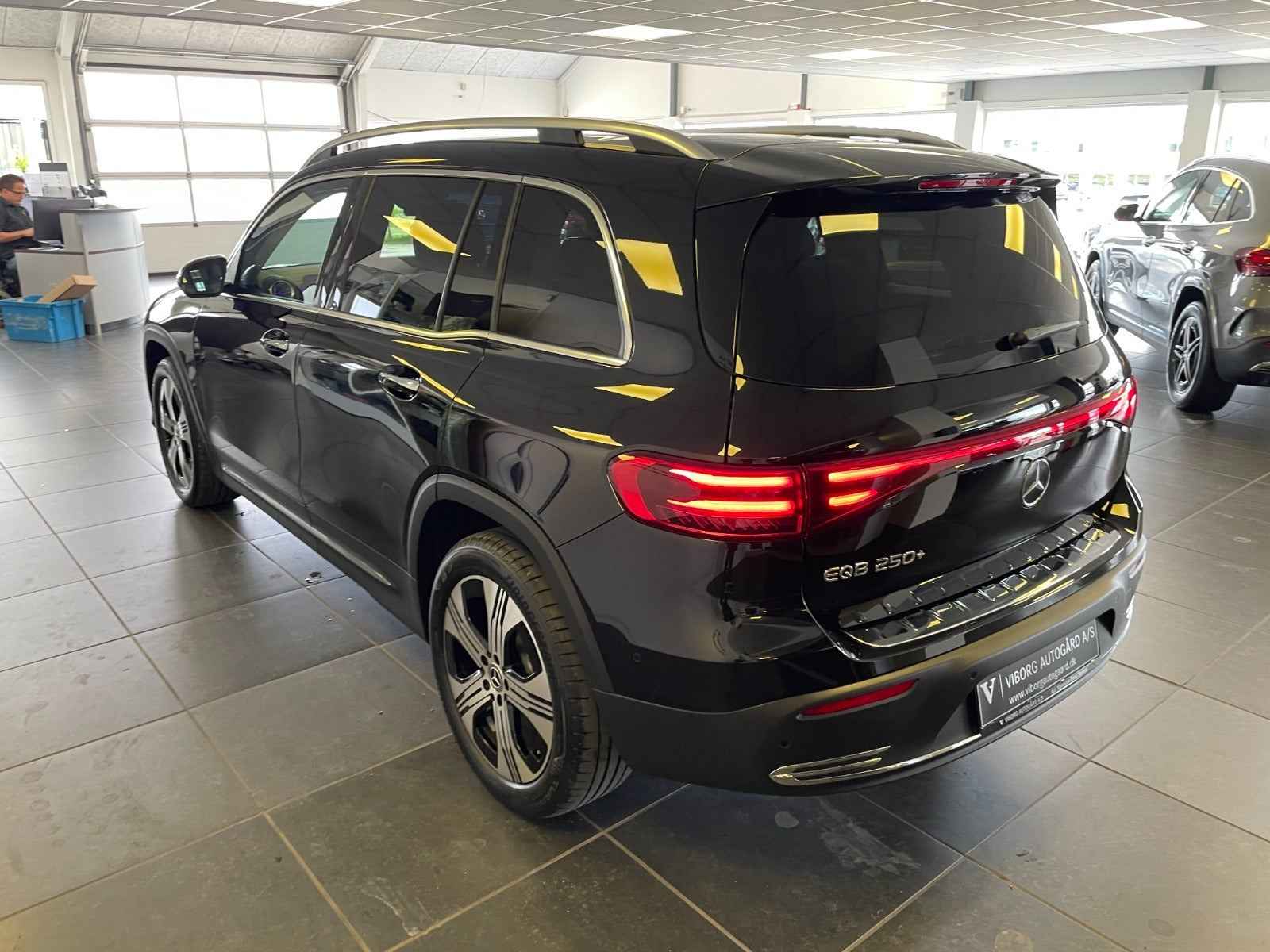 Sort Mercedes EQB250+ fra 2026