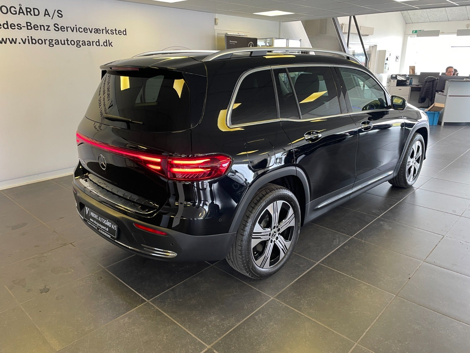 Sort Mercedes EQB250+ fra 2026