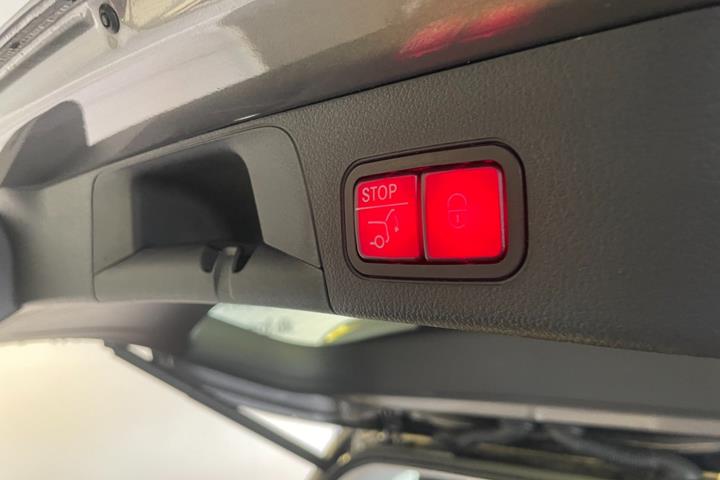 Grå Mercedes EQB250+ fra 2026