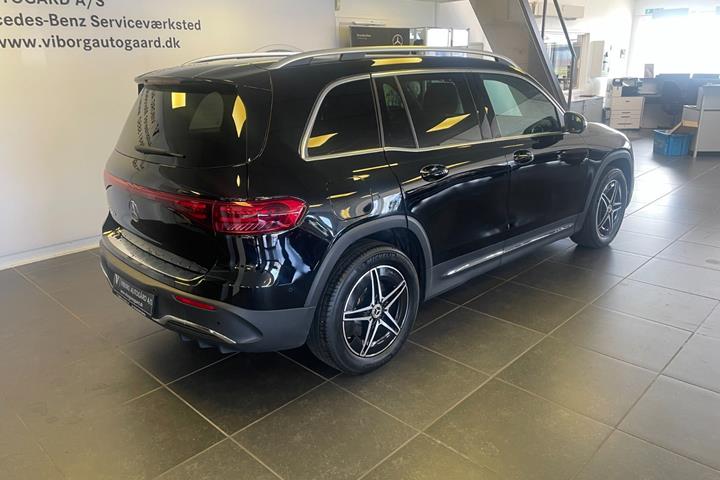 Sort Mercedes EQB250+ fra 2025