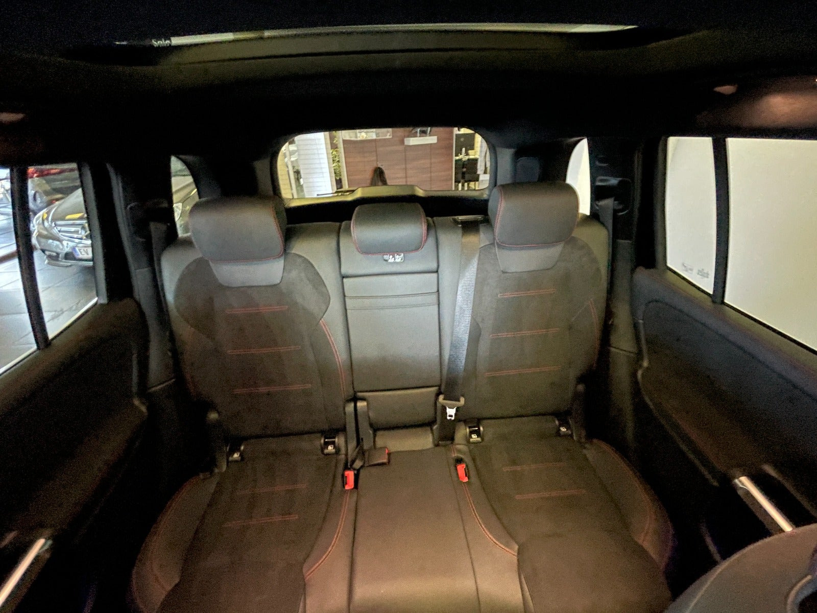 Sort Mercedes EQB250+ fra 2025