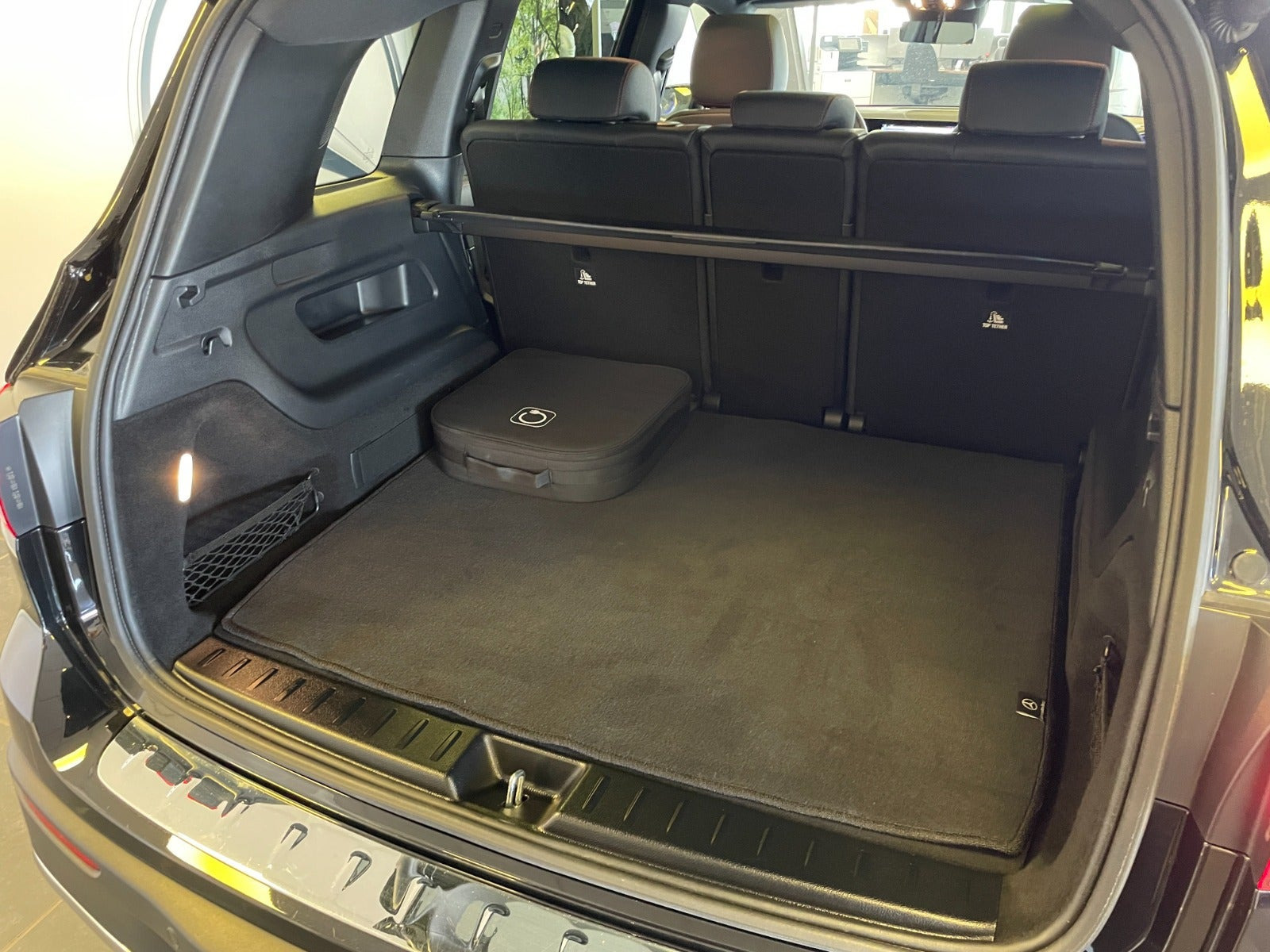 Sort Mercedes EQB250+ fra 2025