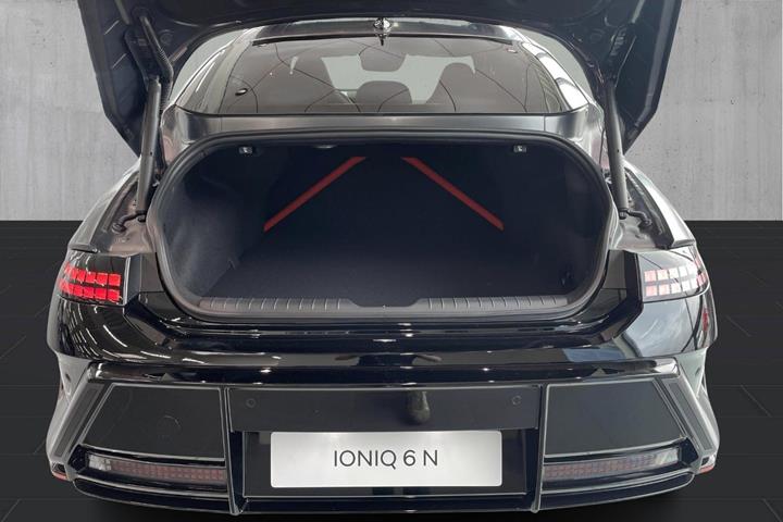 Grå Hyundai Ioniq 6 fra 2026