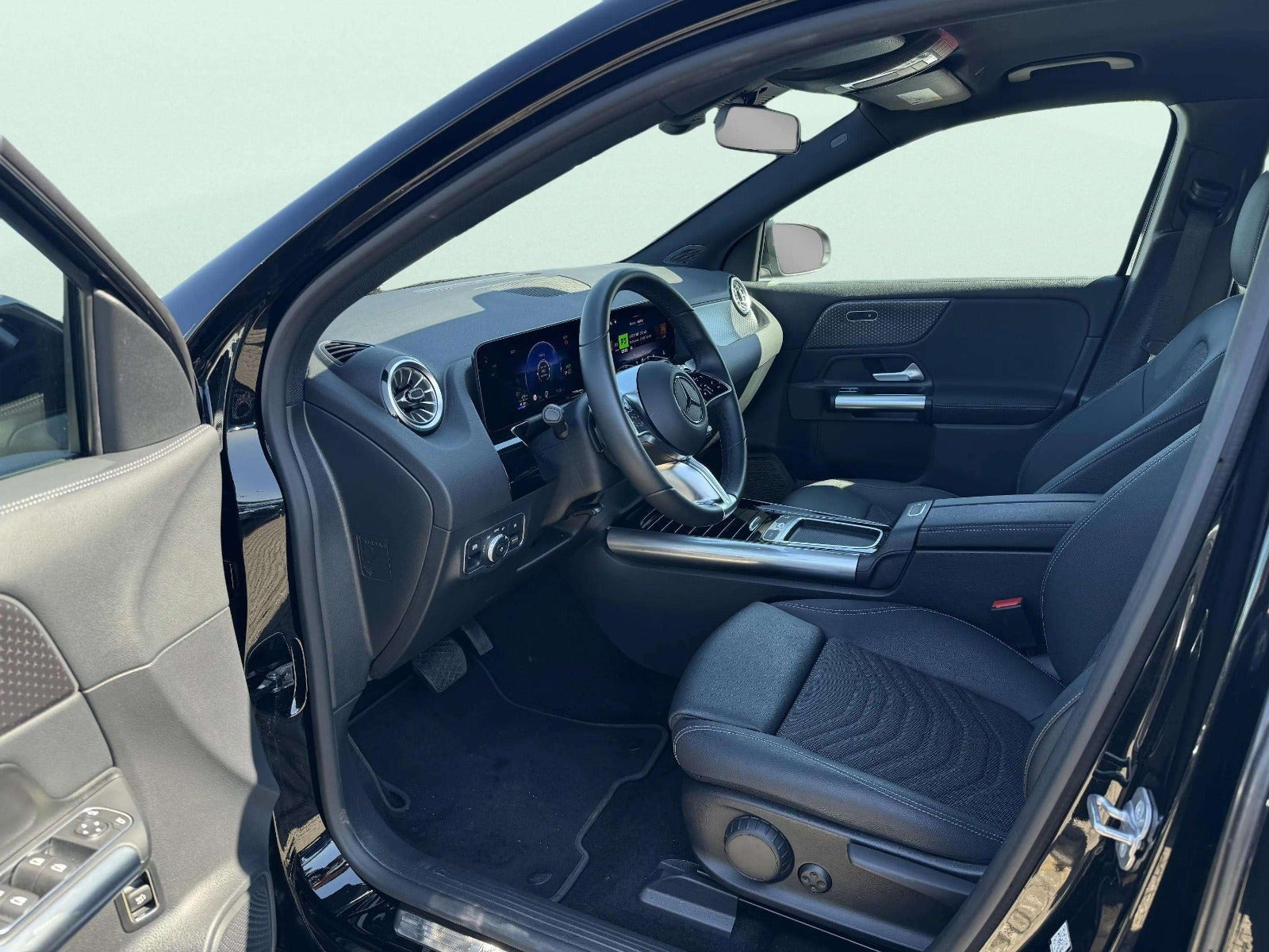 Sort Mercedes EQA250+ fra 2025