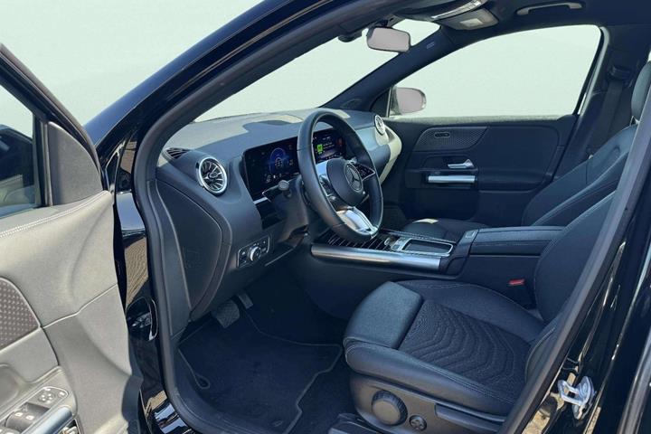 Sort Mercedes EQA250+ fra 2025