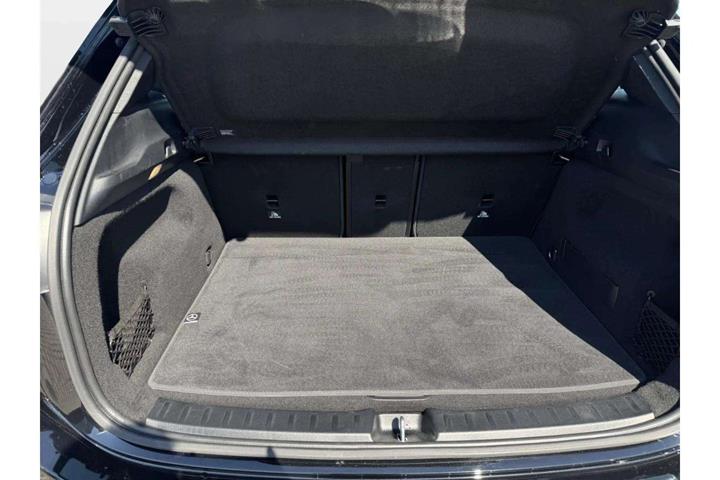 Sort Mercedes EQA250+ fra 2025