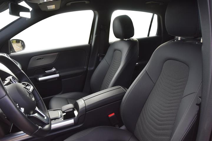 Sort Mercedes EQA 250 fra 2023