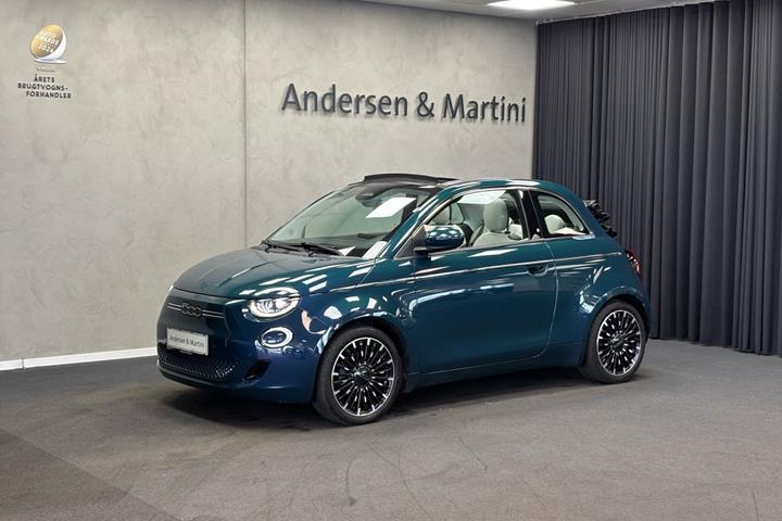 Blå Fiat 500e fra 2024