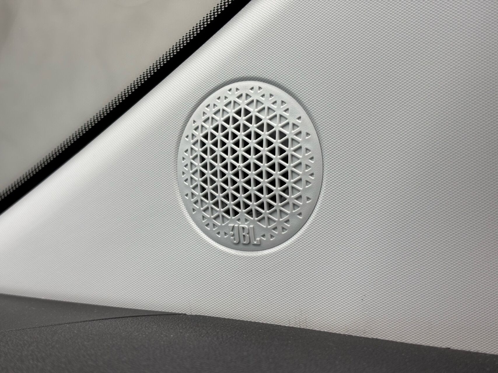 Blå Fiat 500e fra 2024