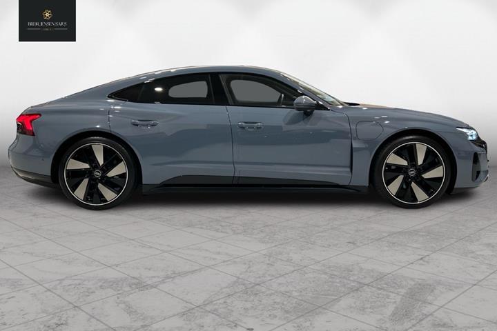 Grå Audi e-tron GT fra 2023