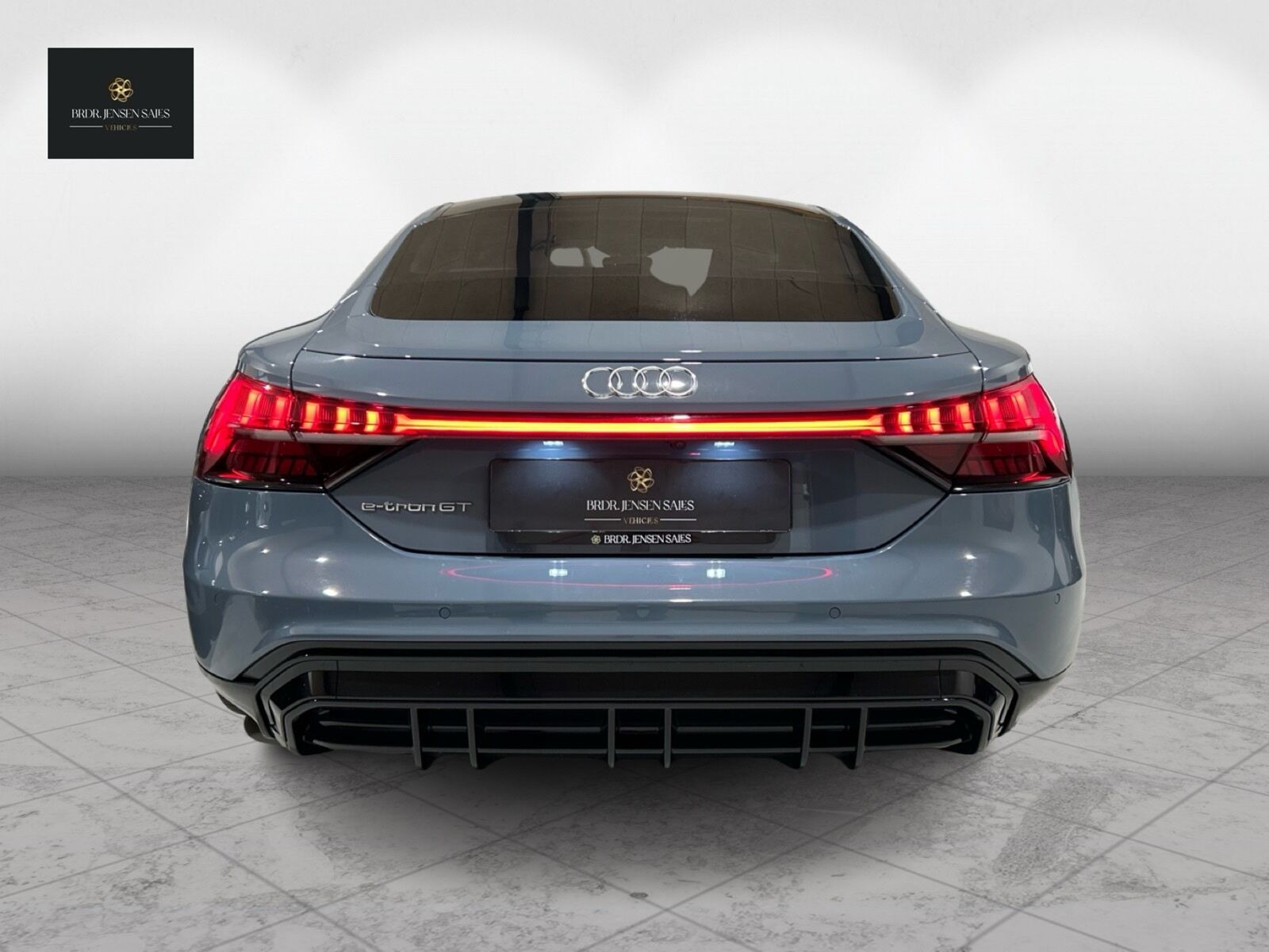 Grå Audi e-tron GT fra 2023
