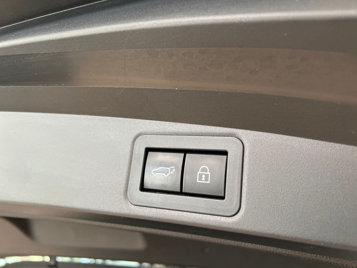 Blå Toyota Corolla fra 2023
