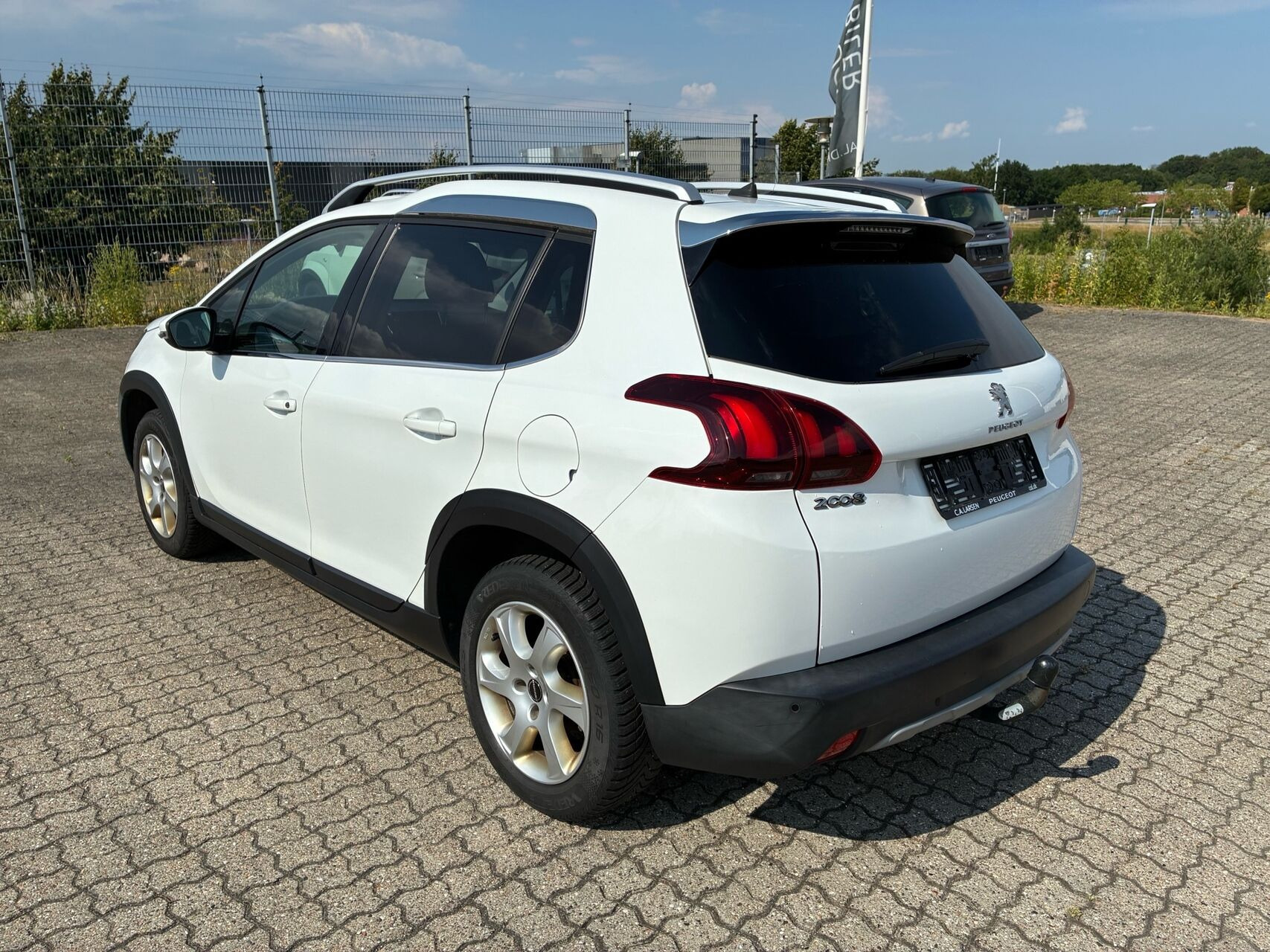 Hvid Peugeot 2008 fra 2018