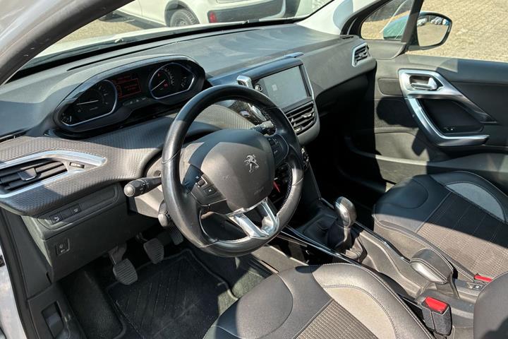 Hvid Peugeot 2008 fra 2018