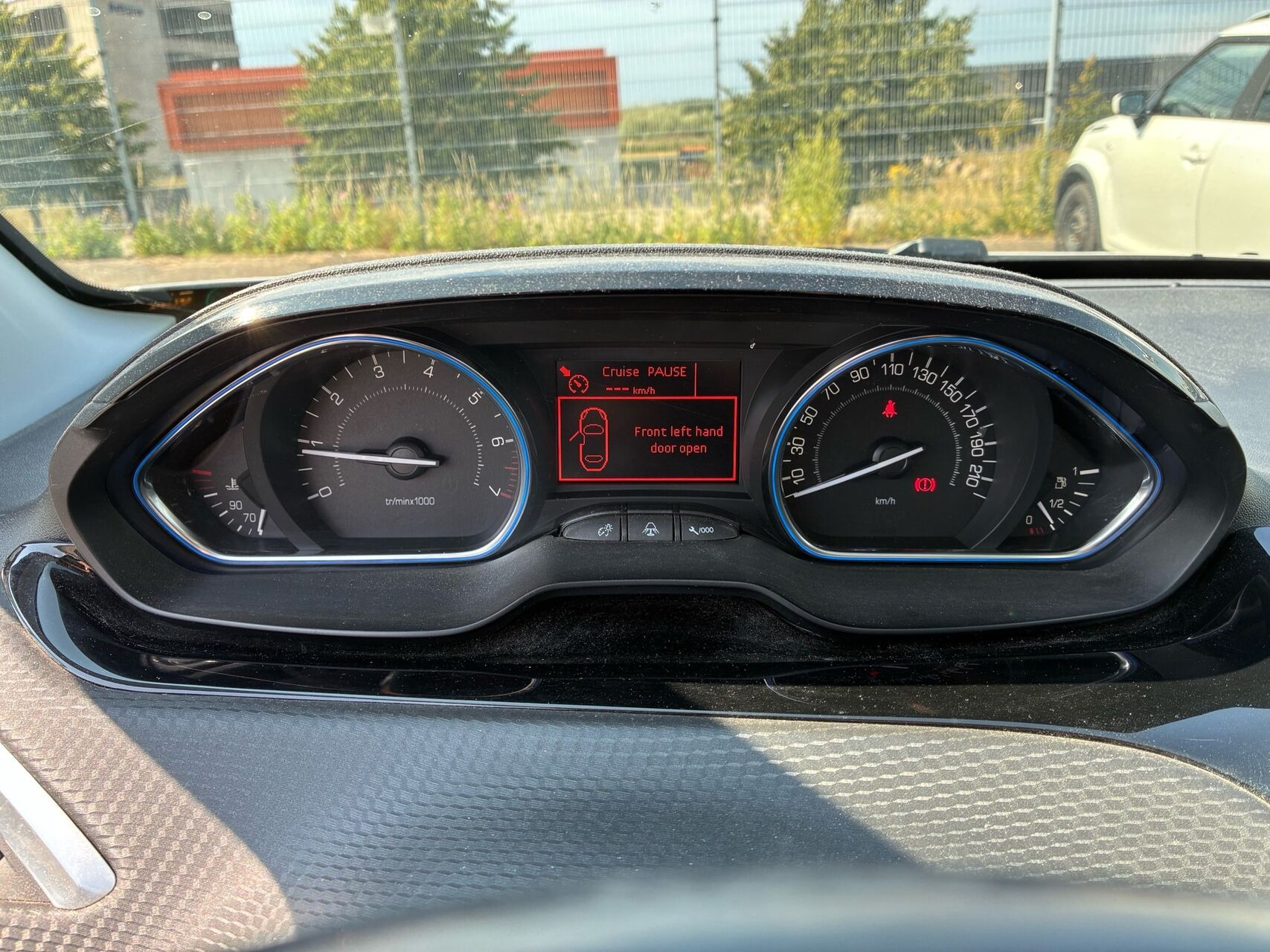 Hvid Peugeot 2008 fra 2018