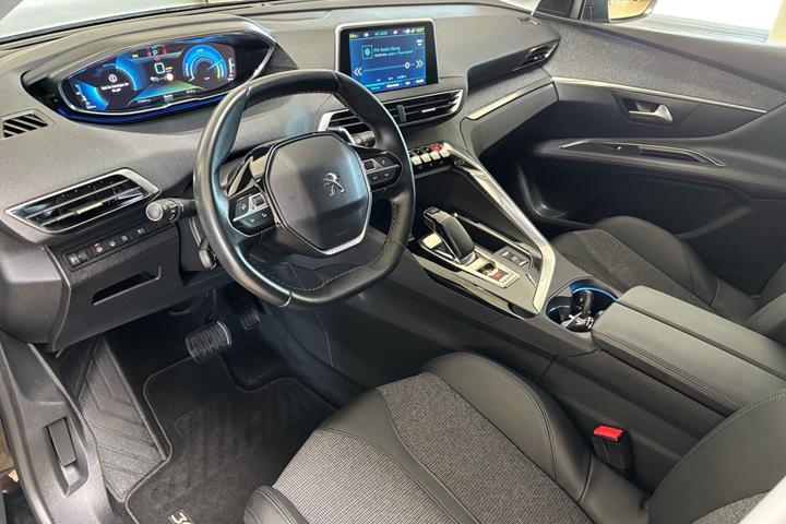 Sort Peugeot 3008 fra 2020