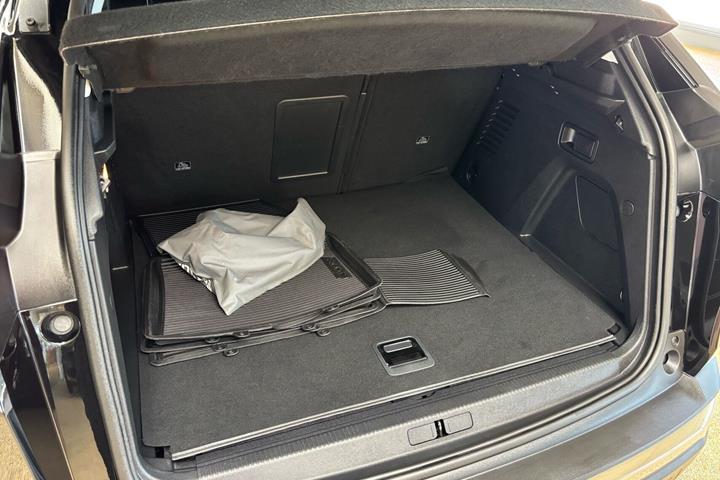 Sort Peugeot 3008 fra 2020