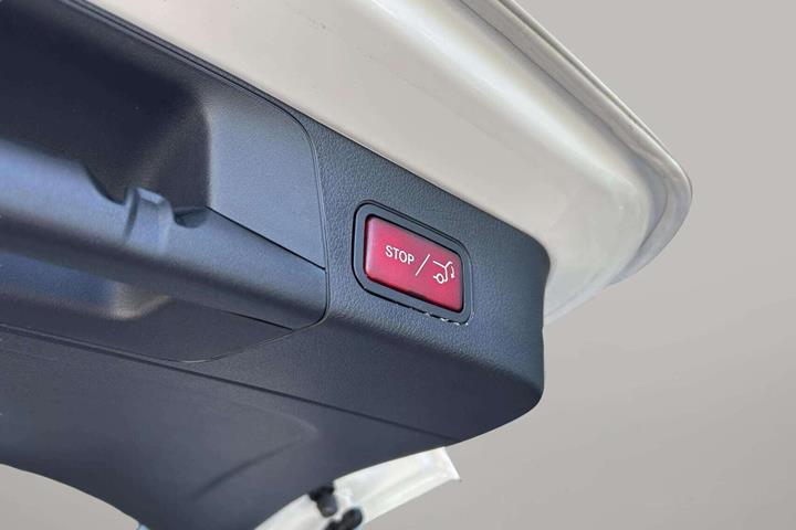 Hvid Mercedes EQB 250+ fra 2025