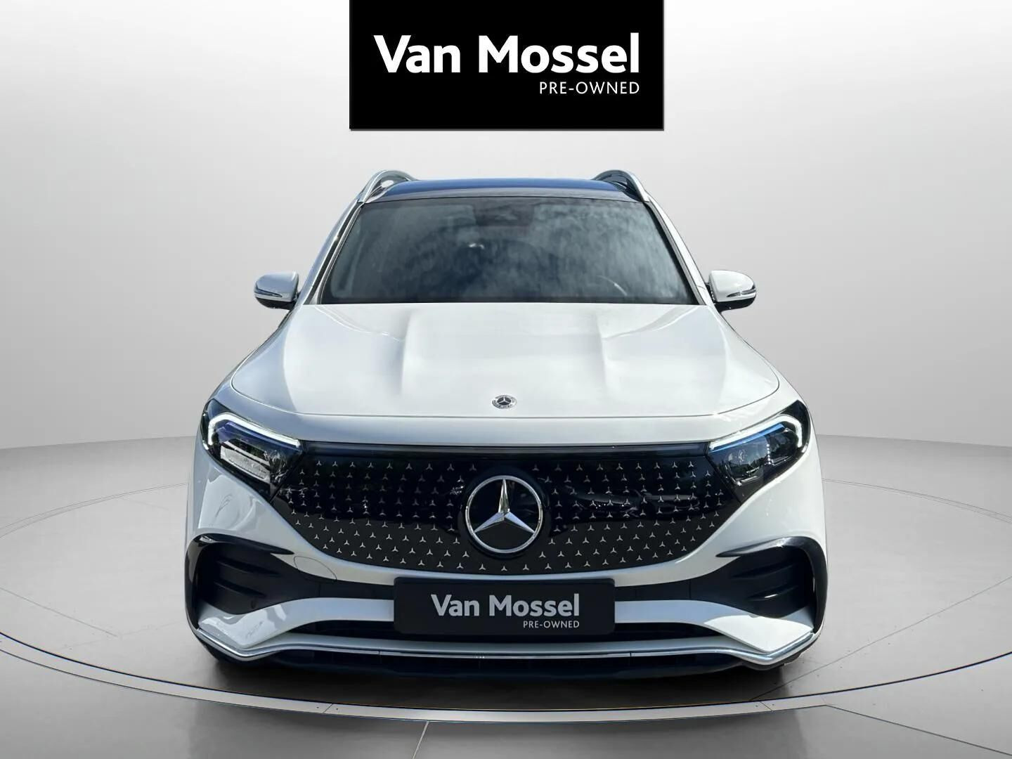 Hvid Mercedes EQB 250+ fra 2025