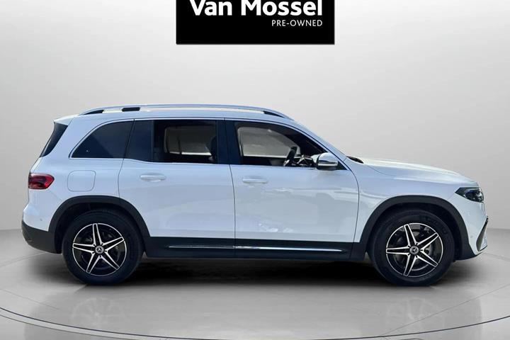 Hvid Mercedes EQB 250+ fra 2025
