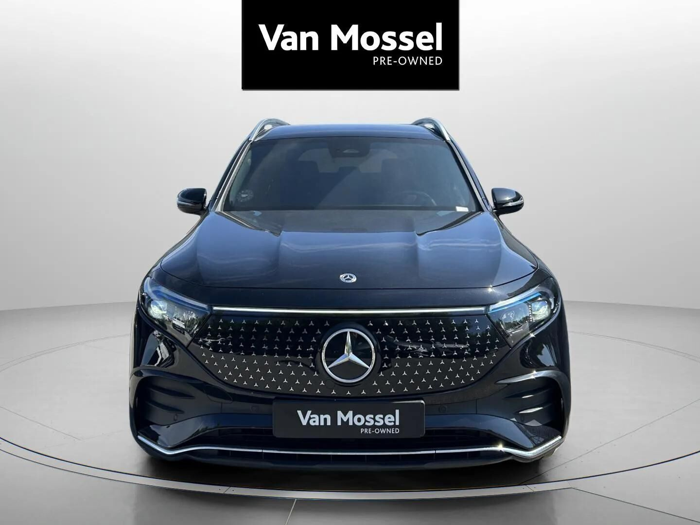 Sort Mercedes EQB 250+ fra 2024