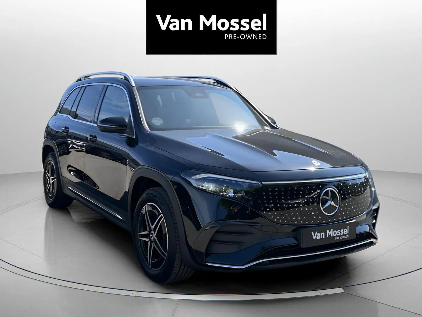 Sort Mercedes EQB 250+ fra 2024