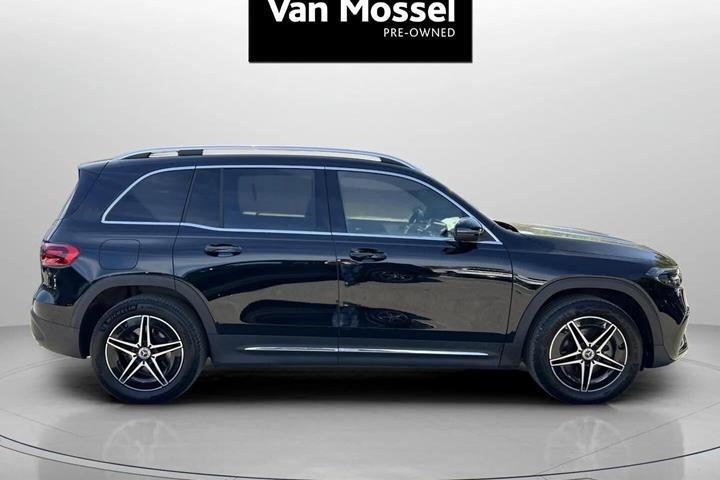 Sort Mercedes EQB 250+ fra 2024