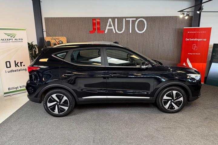 Sort MG ZS fra 2022