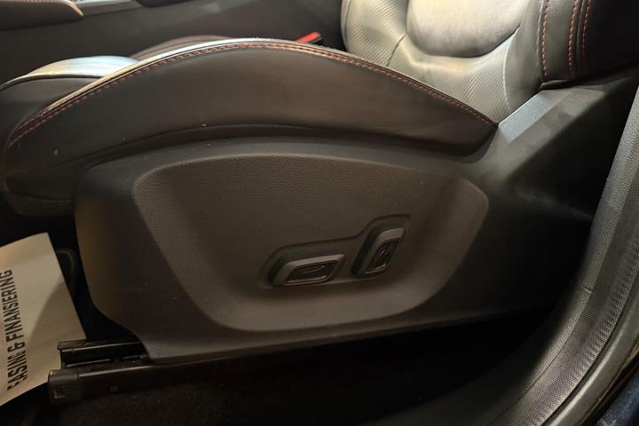 Sort MG ZS fra 2022