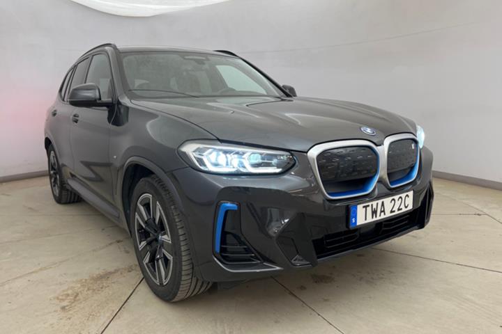 Grå BMW iX3 fra 2023