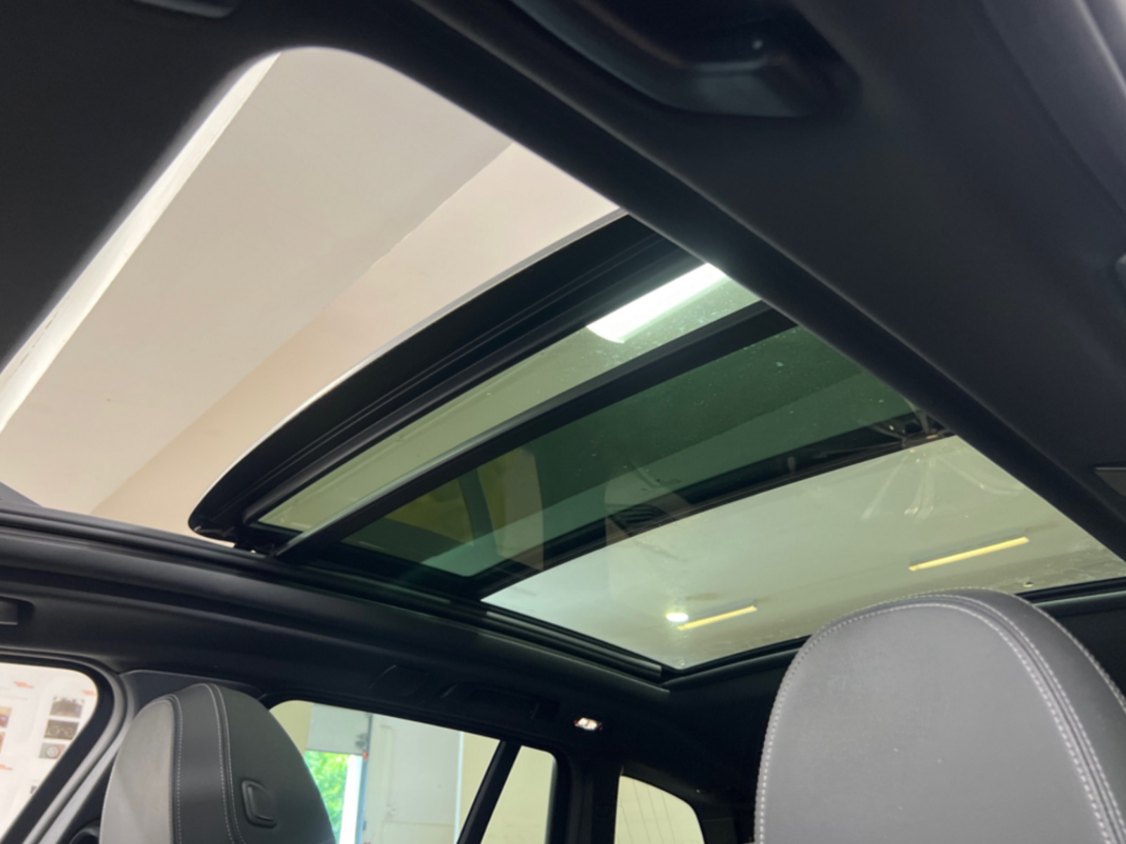Grå BMW iX3 fra 2023