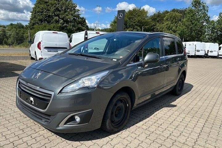 Grå Peugeot 5008 fra 2016