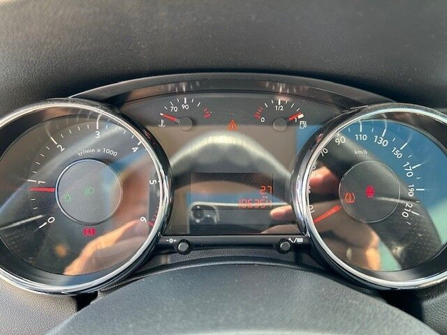 Grå Peugeot 5008 fra 2016