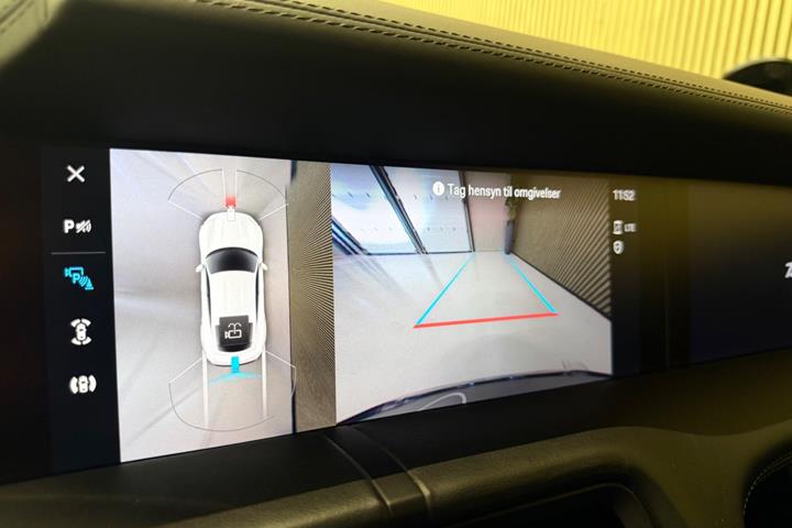 Grøn Porsche Taycan Turbo fra 2021