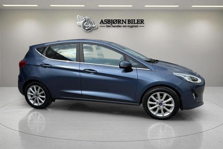 Blå Ford Fiesta fra 2019