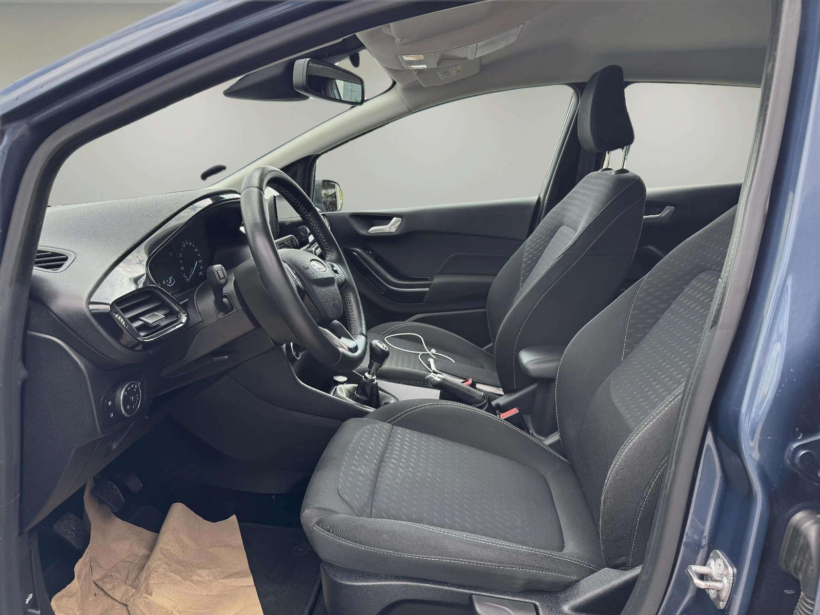 Blå Ford Fiesta fra 2019